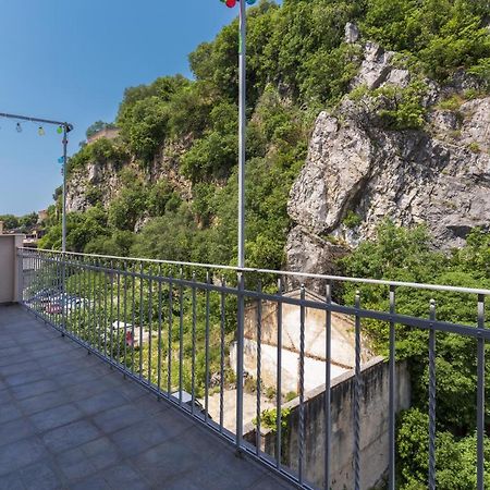 Stunning Apartment In Quiet Street Near Center With Free Parking 4 Floor Fiume Kültér fotó