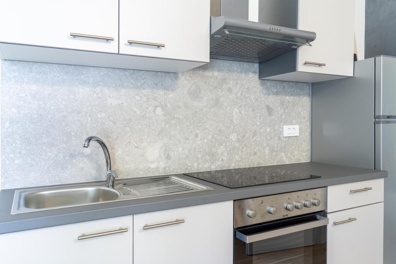 Stunning Apartment In Quiet Street Near Center With Free Parking 4 Floor Fiume Kültér fotó