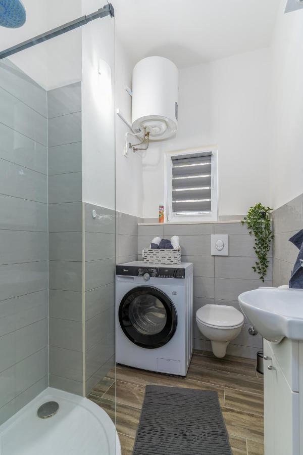 Stunning Apartment In Quiet Street Near Center With Free Parking 4 Floor Fiume Kültér fotó