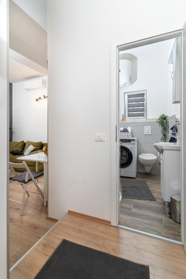 Stunning Apartment In Quiet Street Near Center With Free Parking 4 Floor Fiume Kültér fotó